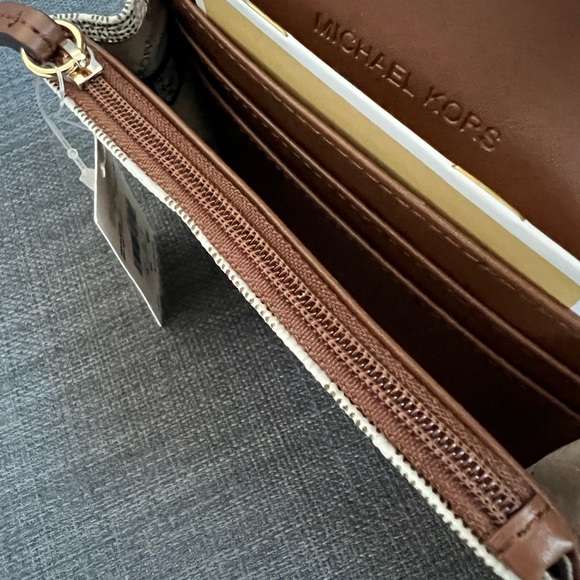 NWT MICHAEL KORS LEATHER JET SET CHARM MEDIUM 2 IN 1 WALLET - Picture 7 of 8